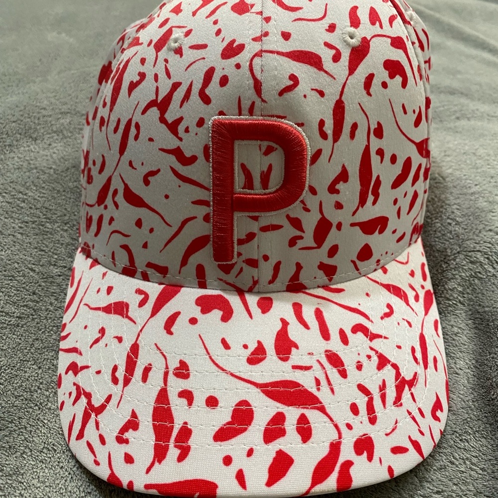 Women’s Puma Golf Chelsea P Logo Adjustable Cap. Teaberry-Bright White